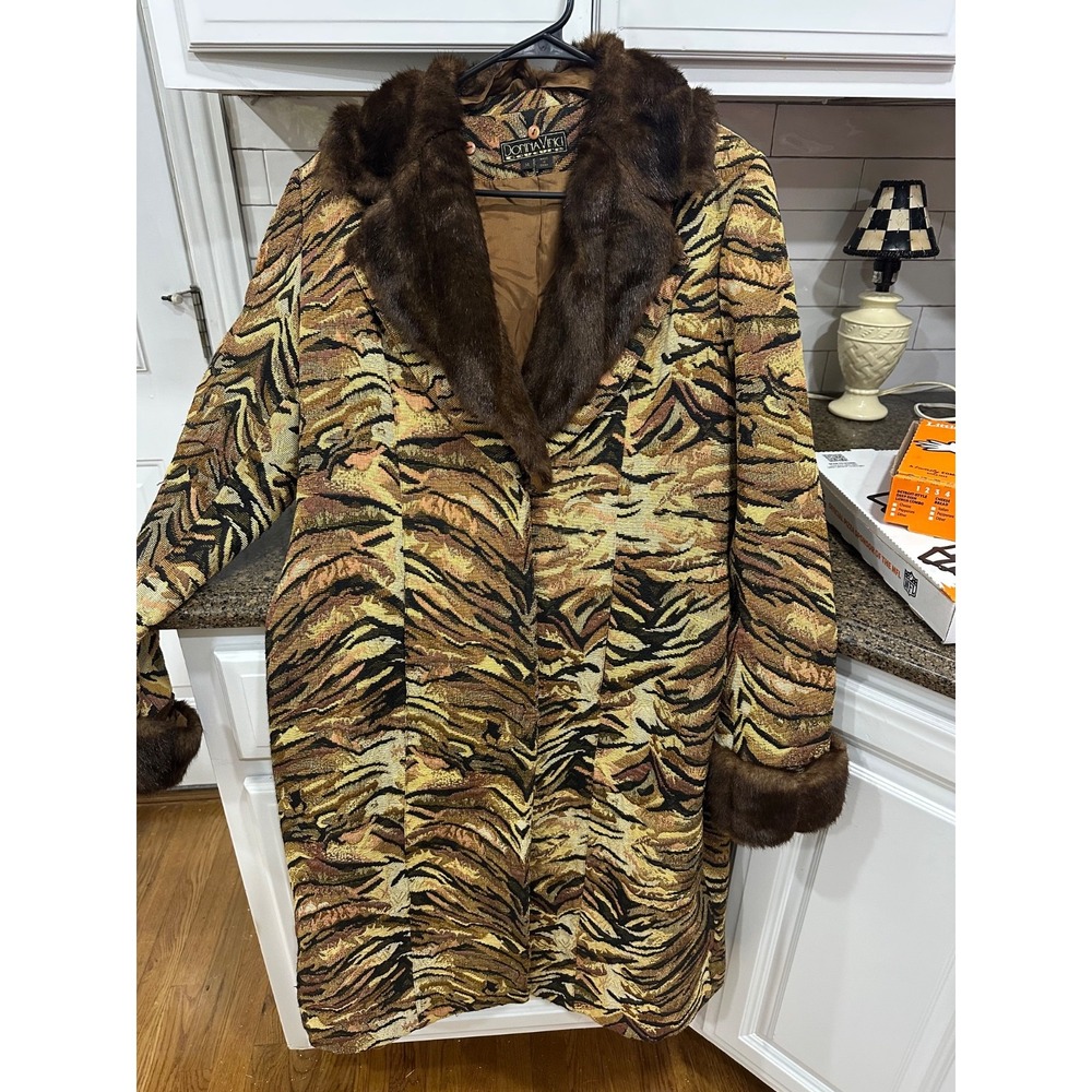 vtg donna vinci couture tapestry animal print coat with fur trim 14‎